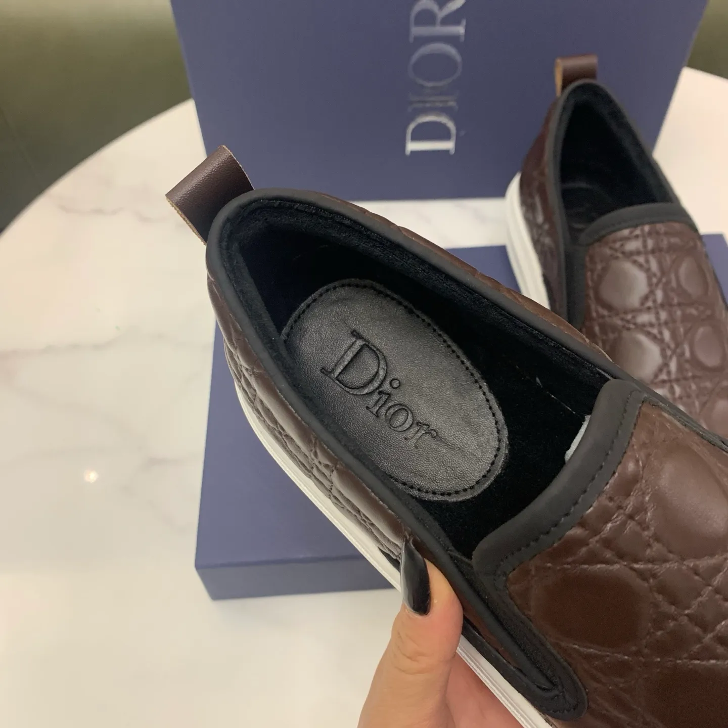 Men's men's shoes 💰400 [New style] 🧁🧁 Dior (velvet lining and leather lining are preferred when ordering) D's new product is on the market, full first-layer calfskin with embroidered classic diamond pattern D's craftsmanship, high-end and classy, ​​comfortable on the feet, versatile to wear, full of three-dimensional sense, available in 4 colors: black, coffee, gray and khaki, size: 39-44 (45 can be customized, cannot be returned)